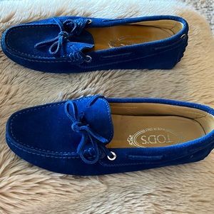 New without box royal blue Tod’s loafer